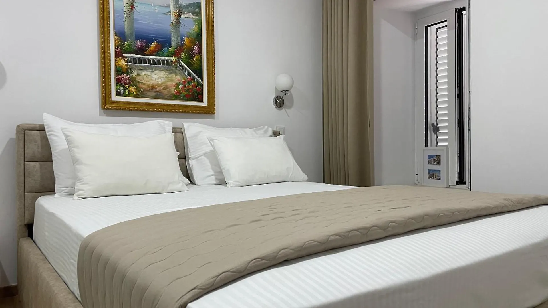 Guesthouse Near The Castle Of הימארה בית הארחה